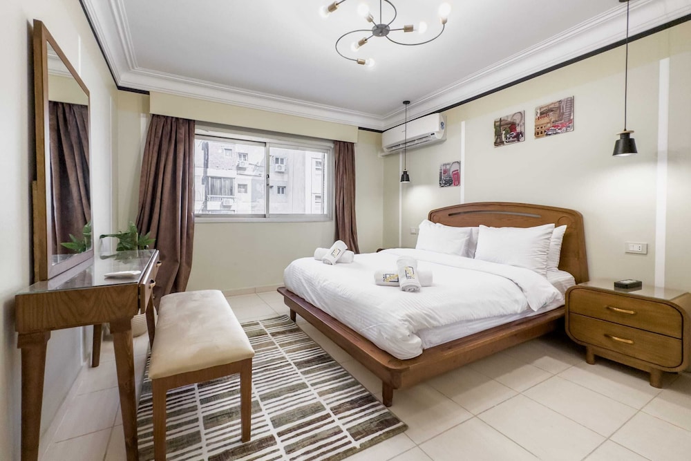 The Hospitable 2BDR Apt 5 min from CAI Airport — 4-Star Luxury Hotel in Cairo, Egypt