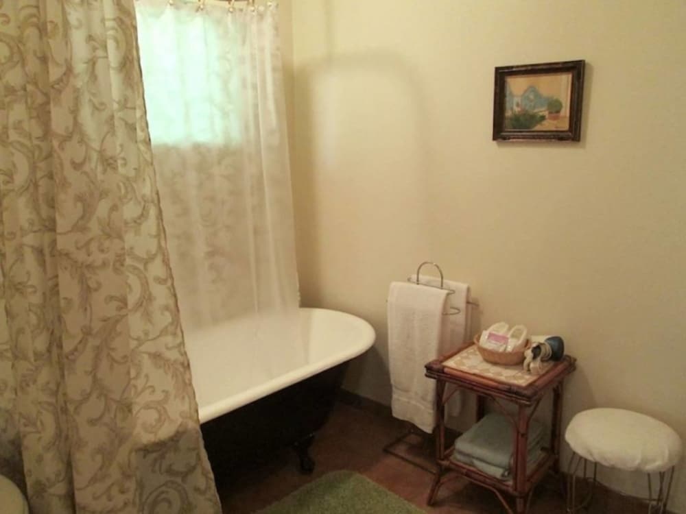 Secret Garden Inn and Cottages - photo 100