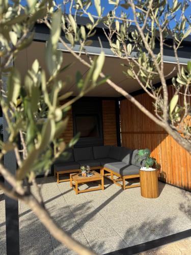 Sunny Stay Mobile home 1 minute from beach with free parking and wifi — 4-Star Luxury Hotel in Pirovac, Croatia