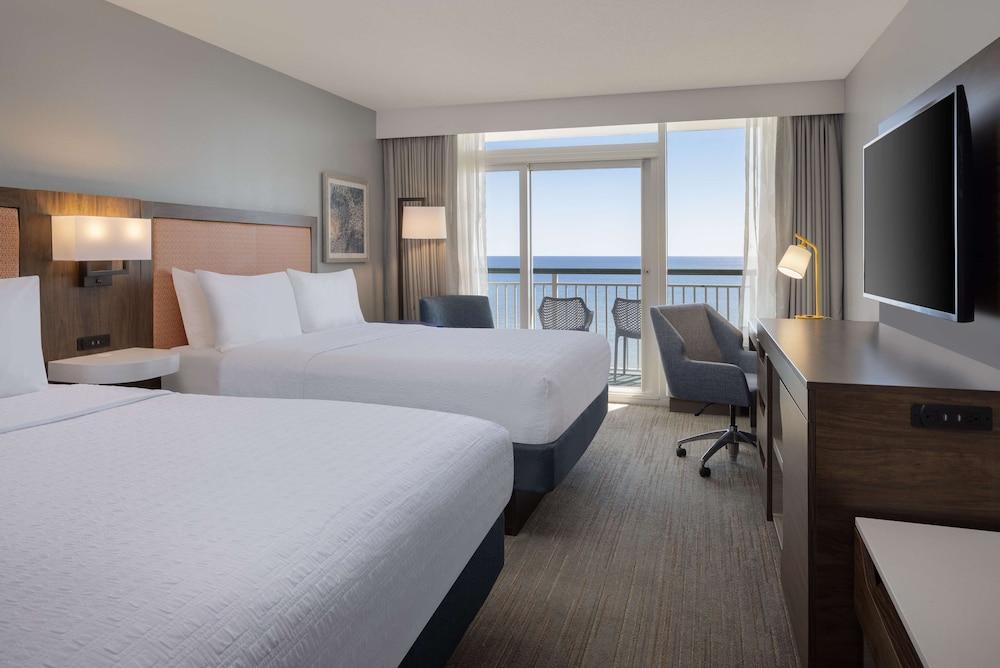 Hampton Inn & Suites Myrtle Beach Oceanfront - photo 32