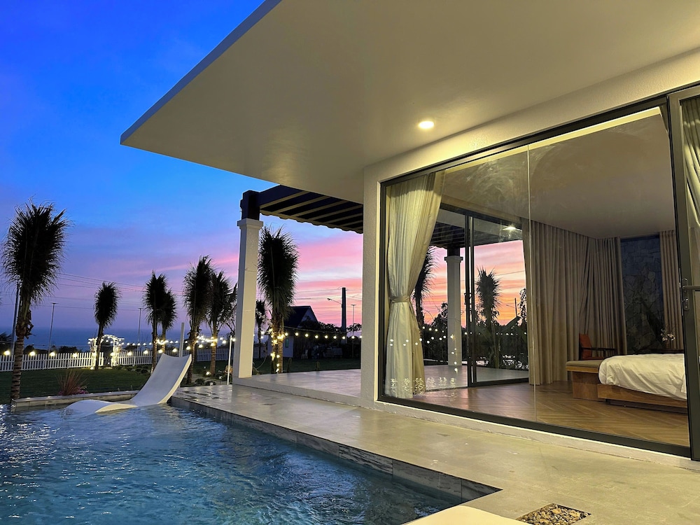 Sunset Hill Villa Mui Ne — 5-Star Luxury Hotel in Phan Thiet, Vietnam