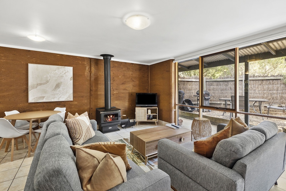 Split Point Cottages — Lorne — photo 2