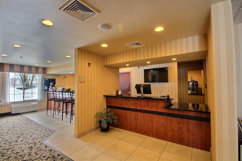 Cobblestone Inn & Suites Brillion - photo 49