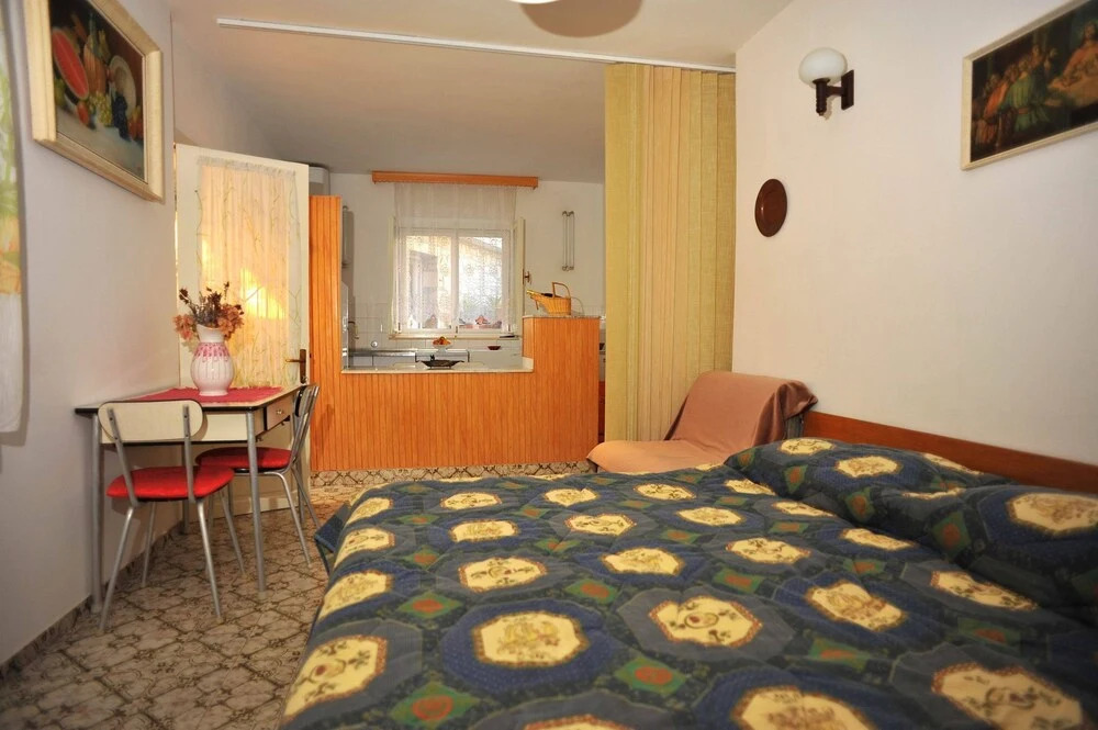 Piv 10 m From Beach SA4 — Sutivan — photo 2