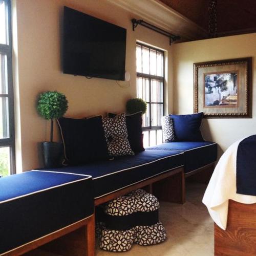 Luxury Villa Retreat 8 Bedrooms Sleeps 20 — 5-Star Luxury Hotel in San Miguel De Allende, Mexico