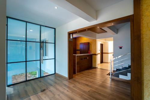 Sapphire Business Suites — 4-Star Luxury Hotel in Cochin, India