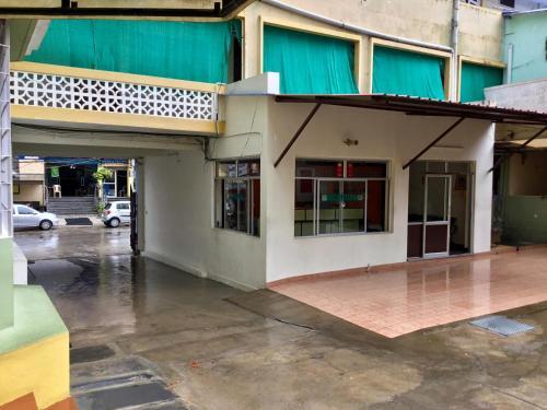 Hotel Chaithanya International in Puttaparthi, India