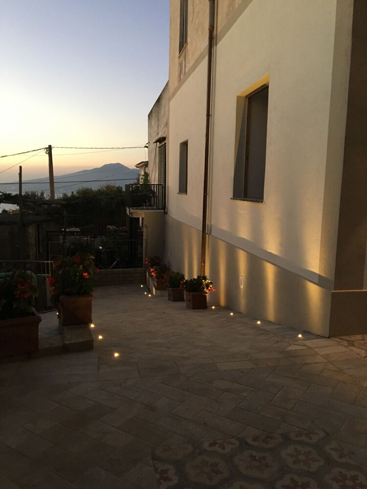 L Antica Pigna Chateau — Vico Equense