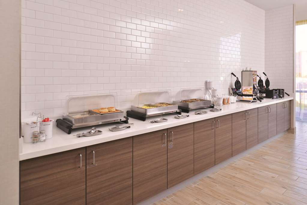 La Quinta Inn & Suites by Wyndham Page at Lake Powell - photo 57