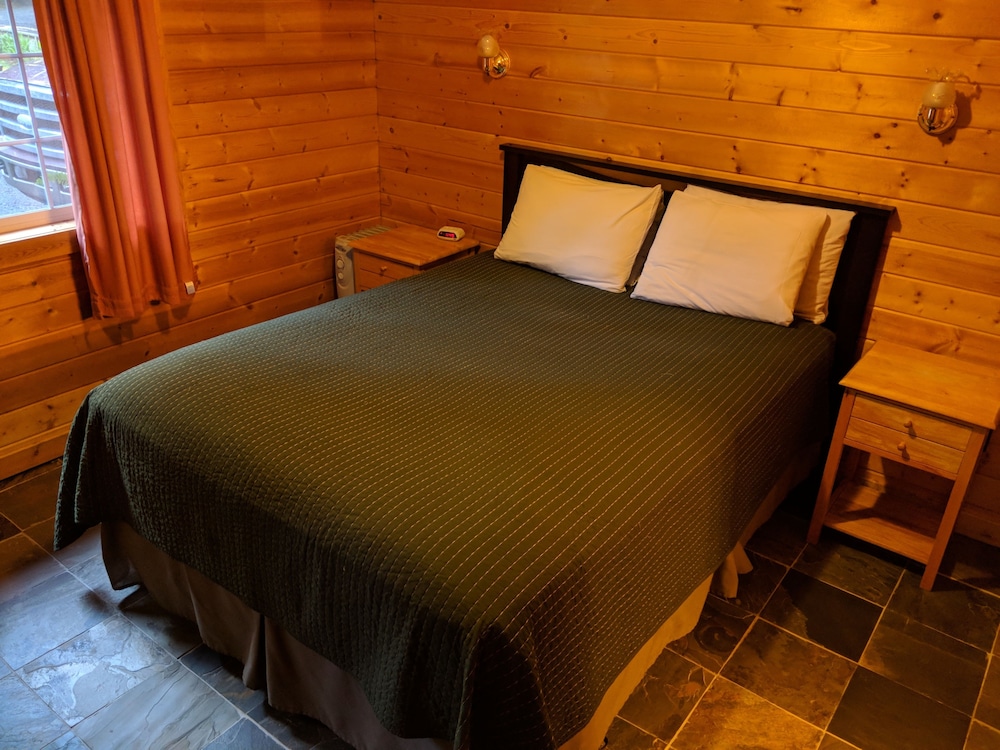Emerald Forest Cabins - photo 32