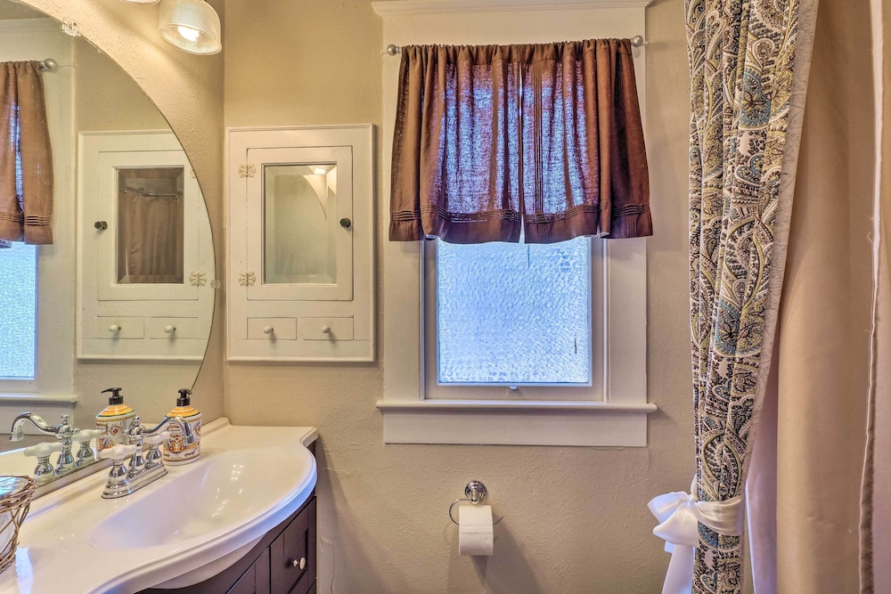 Georgetown Vacation Rental Close to Town Square - photo 6