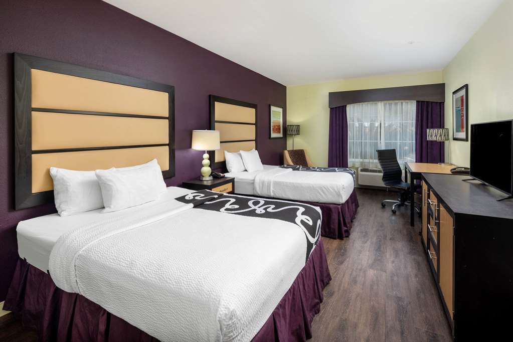 La Quinta Inn & Suites by Wyndham Hinesville Fort Stewart - photo 18