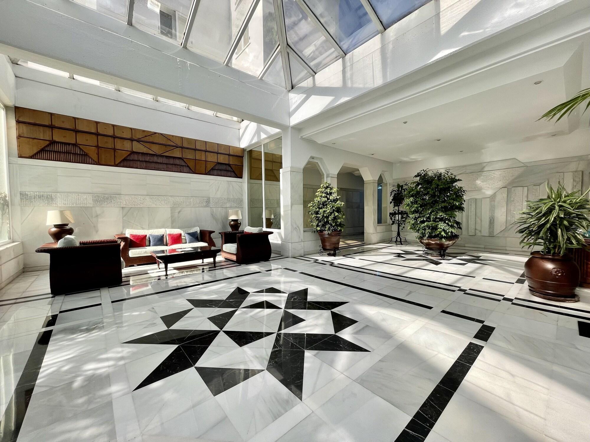 Wonderful Penthouse 3 Bedrooms in Puerto Banus Marbella — 4-Star Luxury Hotel in Marbella, Spain