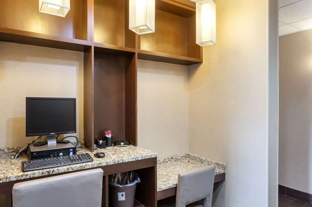 Comfort Suites Lincoln North - photo 26