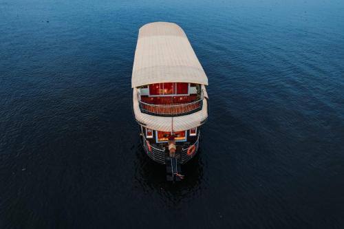 Venice Premium Houseboats Alleppey — 5-Star Luxury Hotel in Alleppey, India