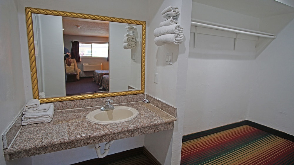 Los Angeles Inn & Suites LAX - photo 25