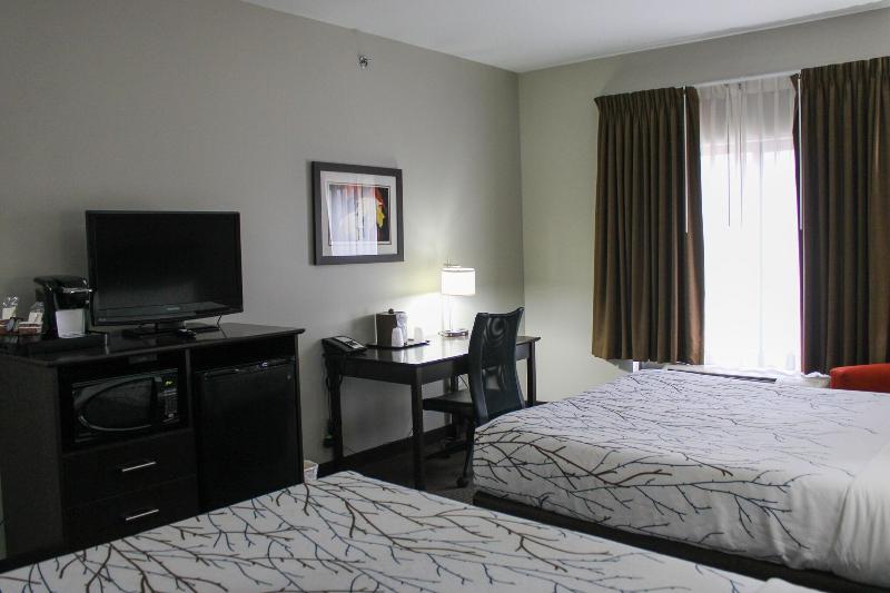 Parkwood Inn & Suites - photo 41