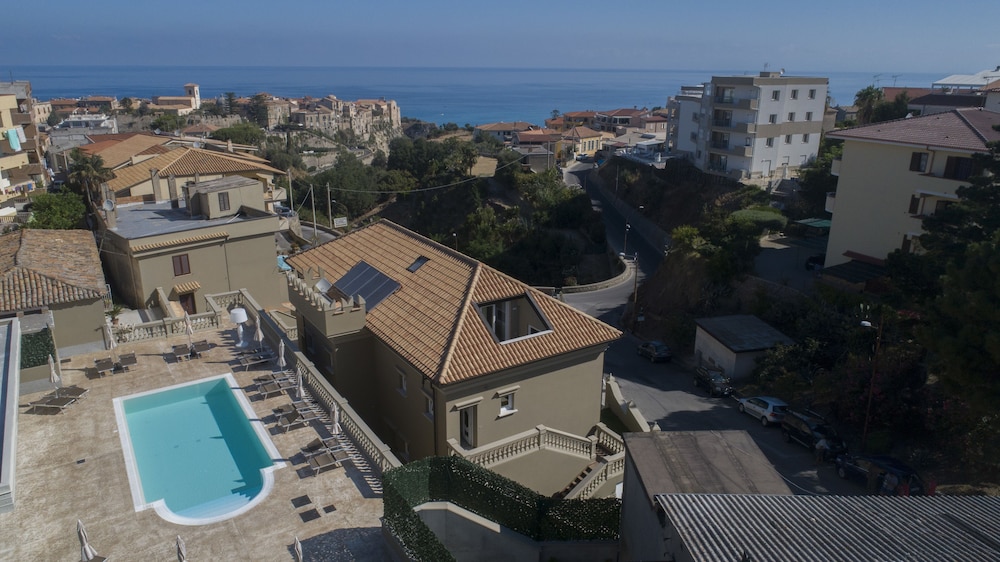 Sui Generis in Tropea, Italy
