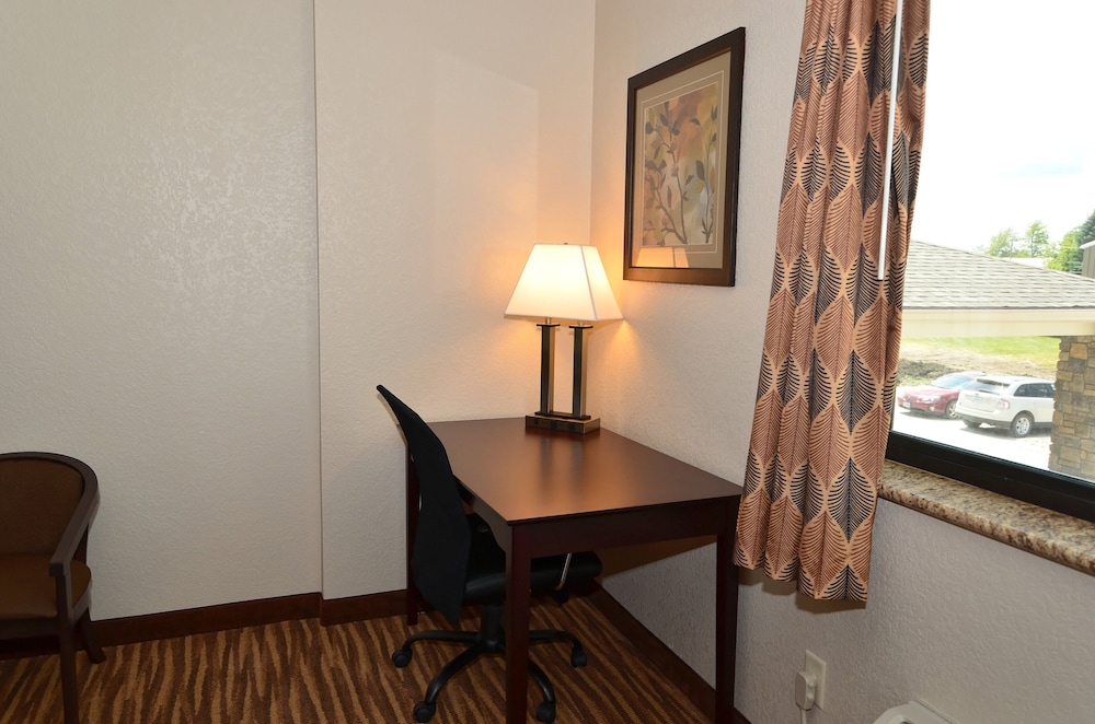 Cobblestone Inn & Suites Clarion - photo 46