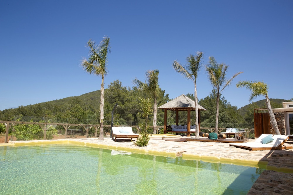 Villa Can Puset — 4-Star Luxury Hotel in Sant Joan De Labritja, Spain