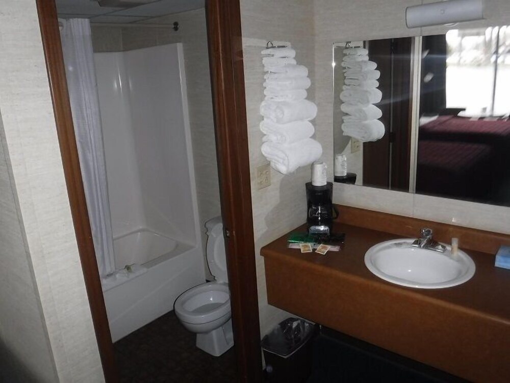 Colonial Mountain Inn - photo 25