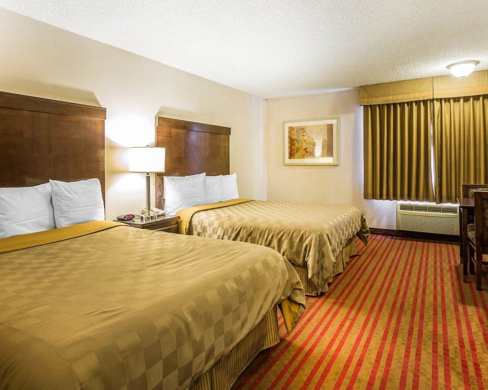 California Inn and Suites Bakersfield - photo 3