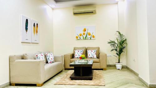 BluO Modern 3BHK Rohini Balcony Lift Parking — 4-Star Luxury Hotel in New Delhi, India