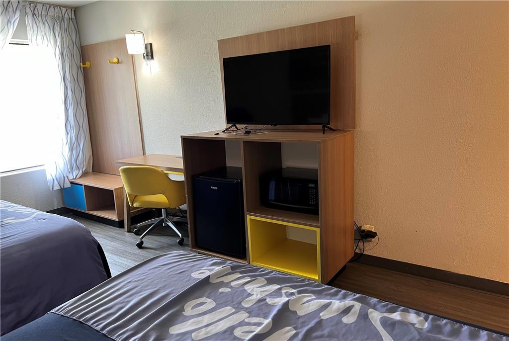 Days Inn by Wyndham West Des Moines Clive - photo 13