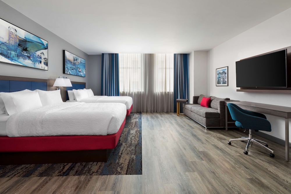 Hampton Inn & Suites Baltimore Inner Harbor - photo 7