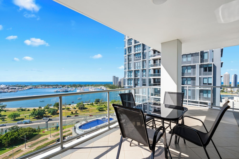 Brighton on Broadwater Shores — 4-Star Luxury Hotel in Southport, Australia