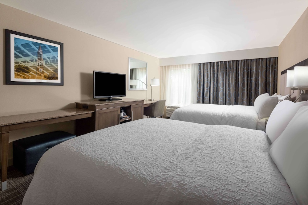 Hampton Inn & Suites Chapel Hill Durham Area - photo 16