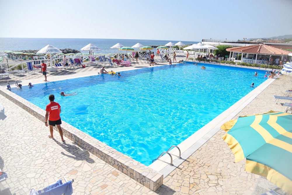 Hotel delle Stelle Beach Resort — 4-Star Luxury Hotel in Sangineto, Italy