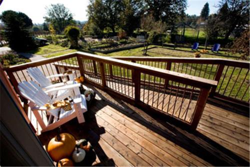 Pearlessence Vineyard Inn - photo 3