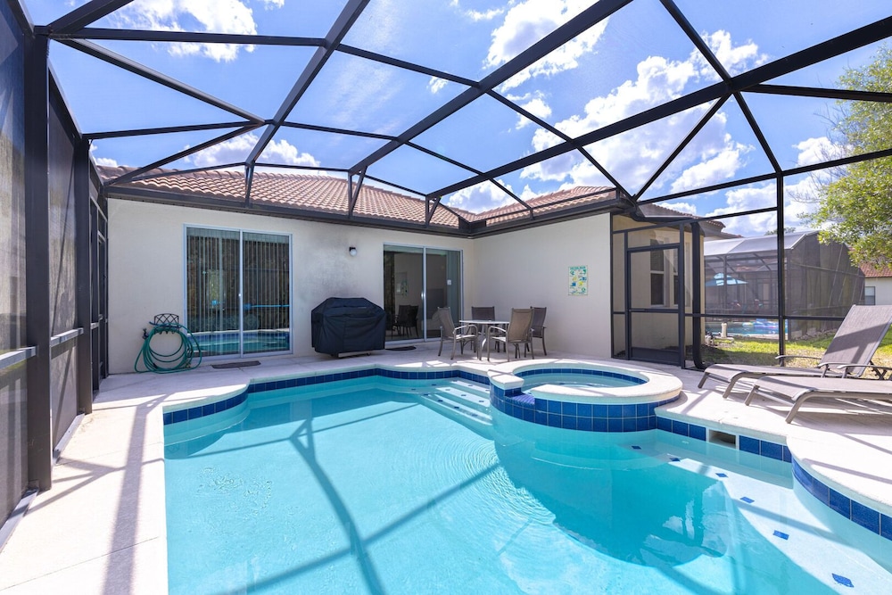 Newly Remodeled 1 story 5 Bed 5 Bath with Pvt Pool Spa And Game Room - photo 20