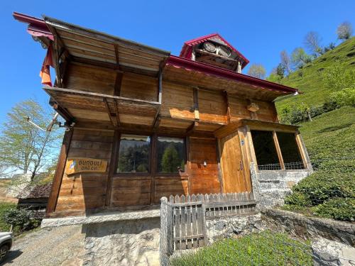 Gunguli Dağ Evi in Camlihemsin, Turkey
