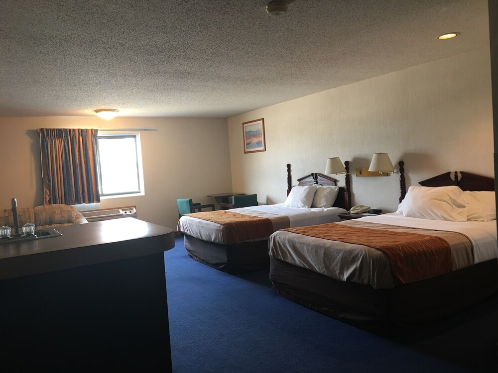 Denison Inn & Suites - photo 8