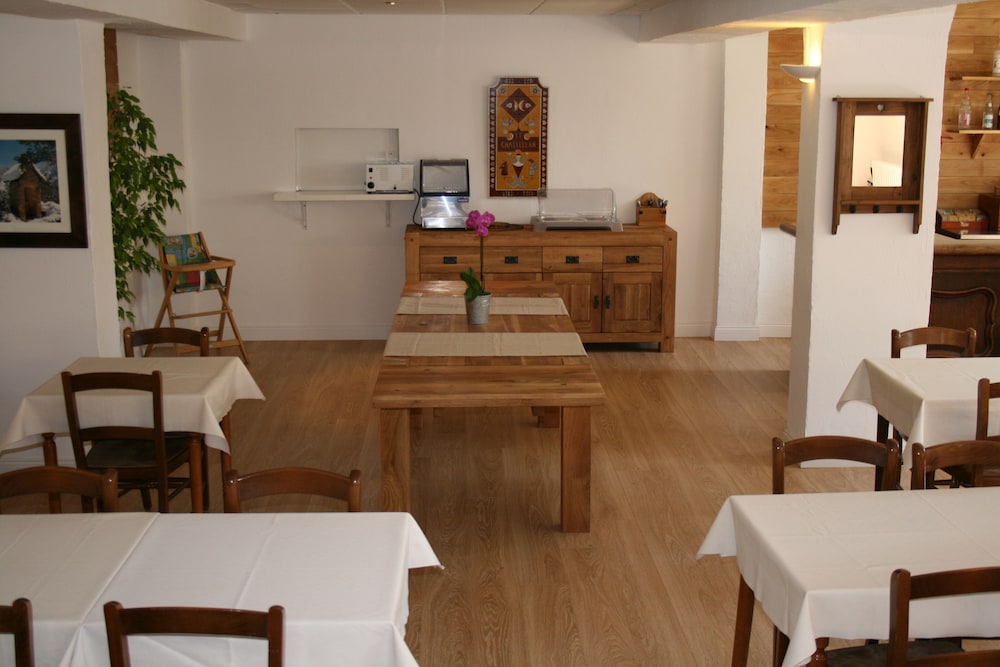 Adonis Hotel Le Chastellan — hotel in Divonne-Les-Bains