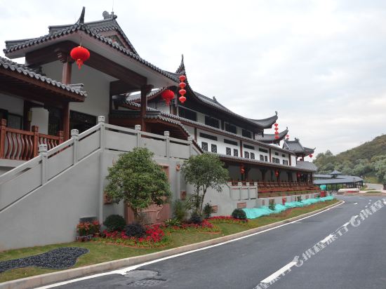 Xihewan Fengqi Lake Hotel in Xingning, People's Republic of China