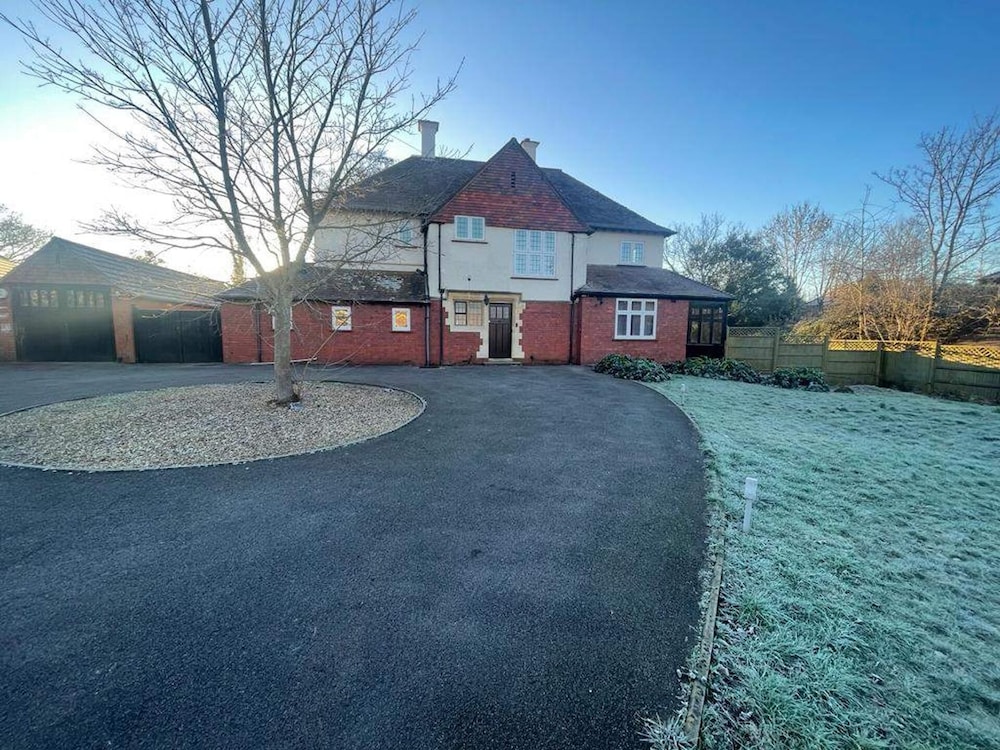 Bristol Blissful Retreat 6 Bedrooms