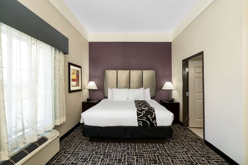 La Quinta Inn & Suites by Wyndham Canton MS - photo 25