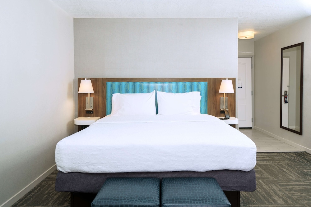 Hampton Inn Hays North of I 70 - photo 7