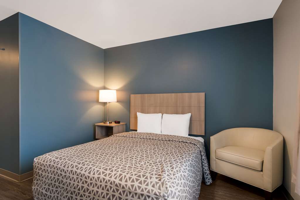 WoodSpring Suites Grand Rapids Kentwood - photo 13