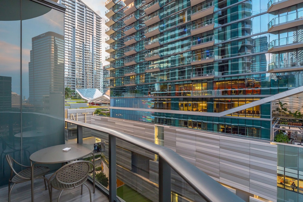 Suites at SLS Lux Brickell managed by CE - photo 34