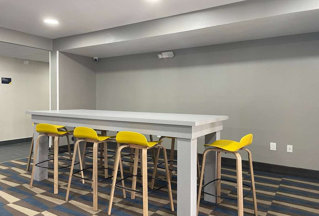 Microtel Inn & Suites by Wyndham Bossier City - photo 55