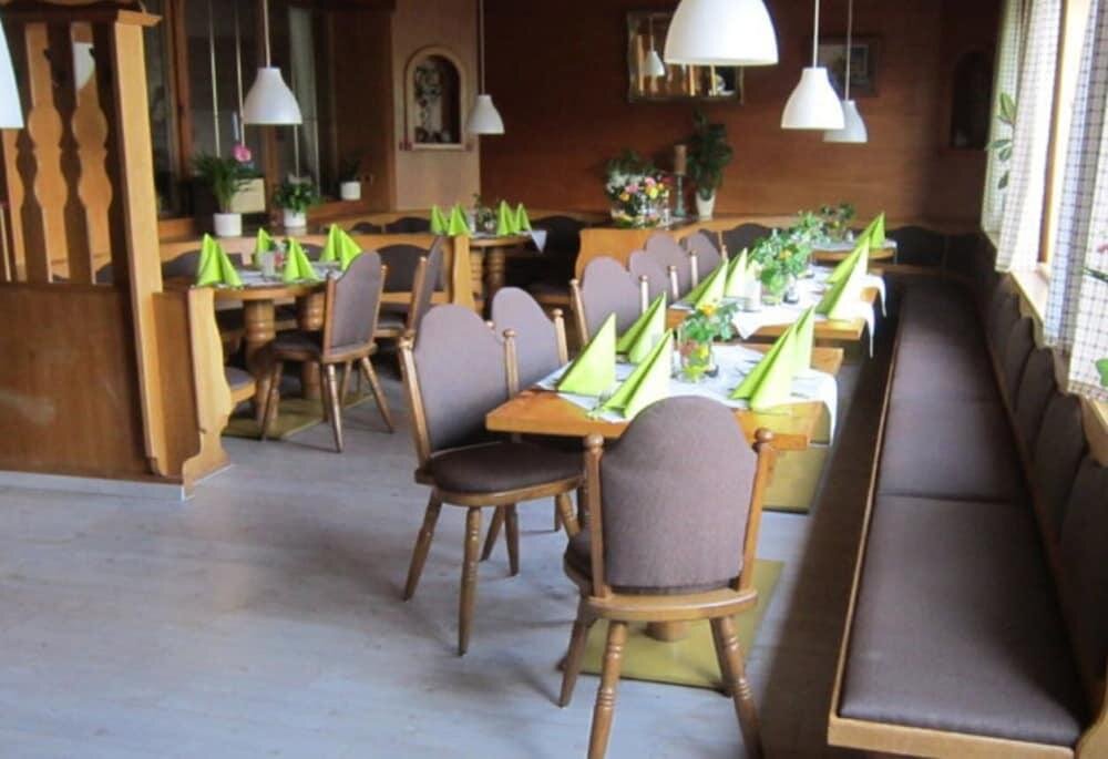 Hotel Garni Austermayer — Traunreut — photo 5