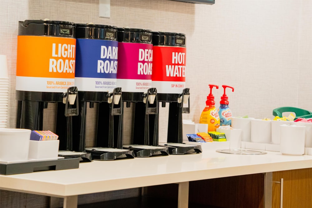 Hampton Inn Gonzales - photo 45