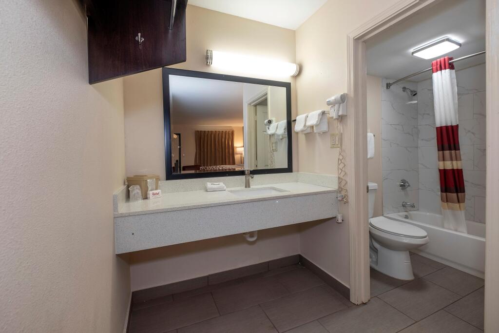 Red Roof Inn Fort Smith Downtown - photo 7