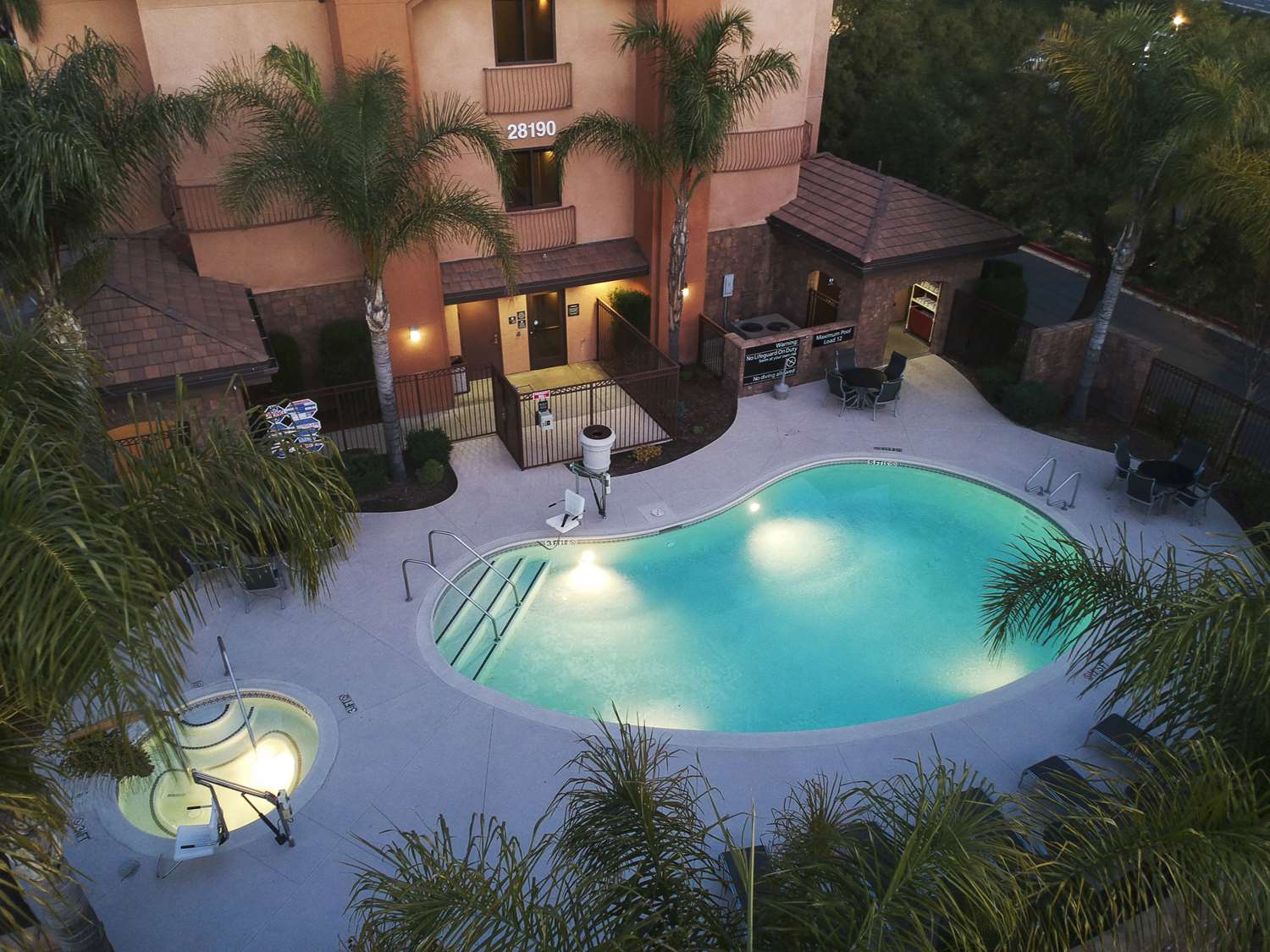 Hampton Inn & Suites Temecula - photo 20