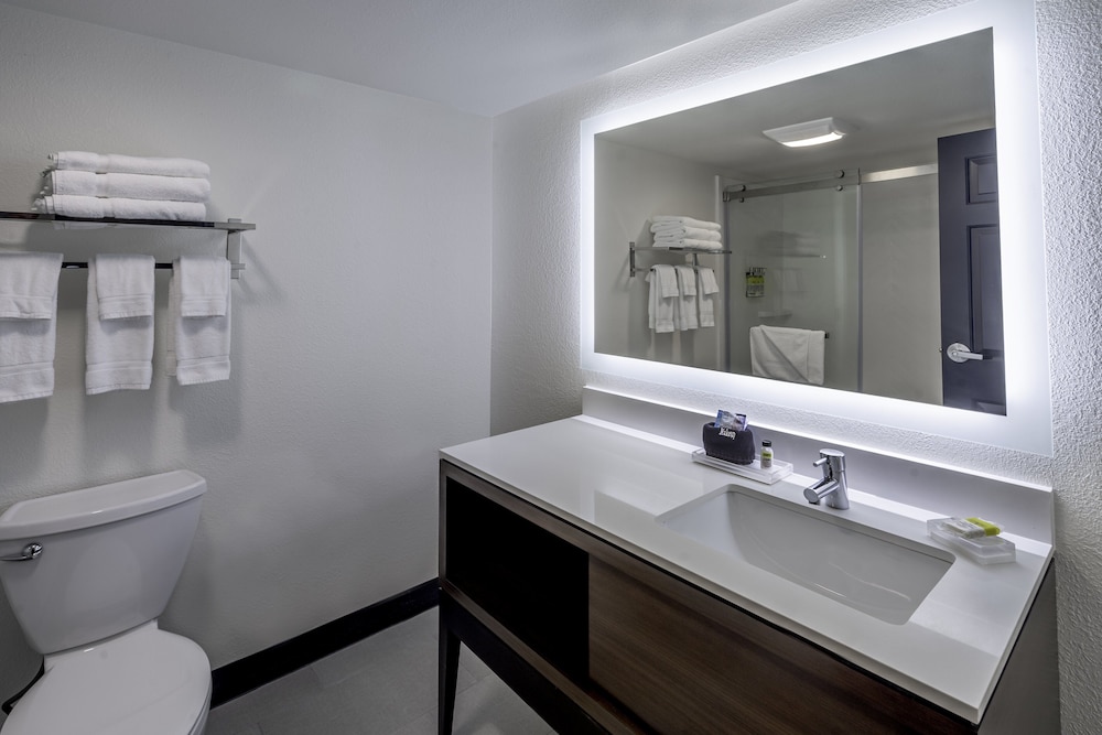 Holiday Inn & Suites Wausau Rothschild by IHG - photo 31
