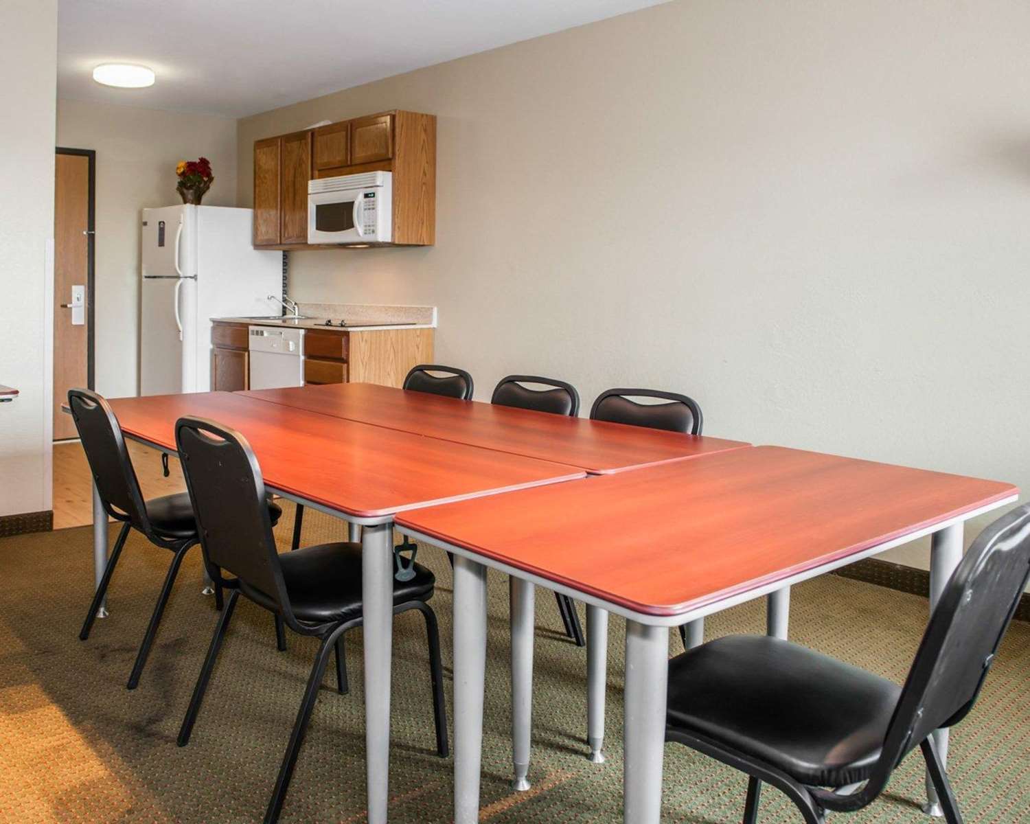 Suburban Extended Stay Northeast - photo 6